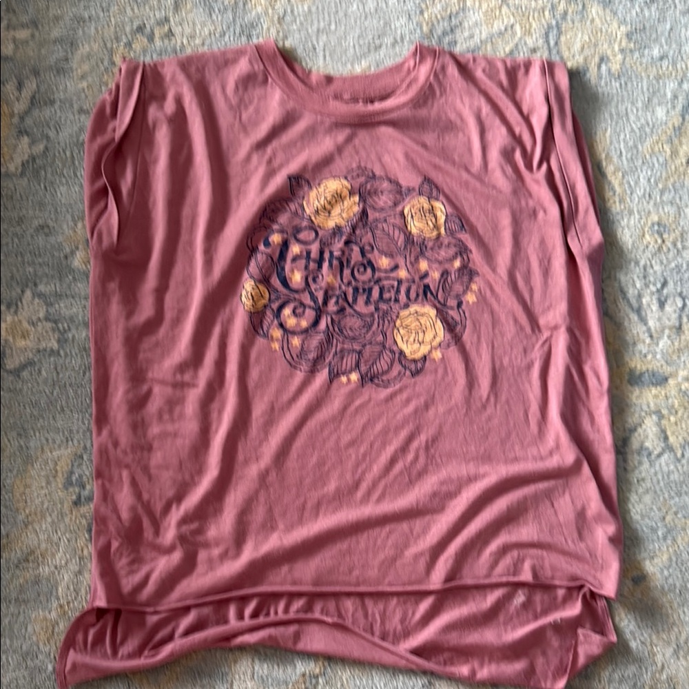 Chris Stapleton bought at concert Floral Graphic Pink Top size medium